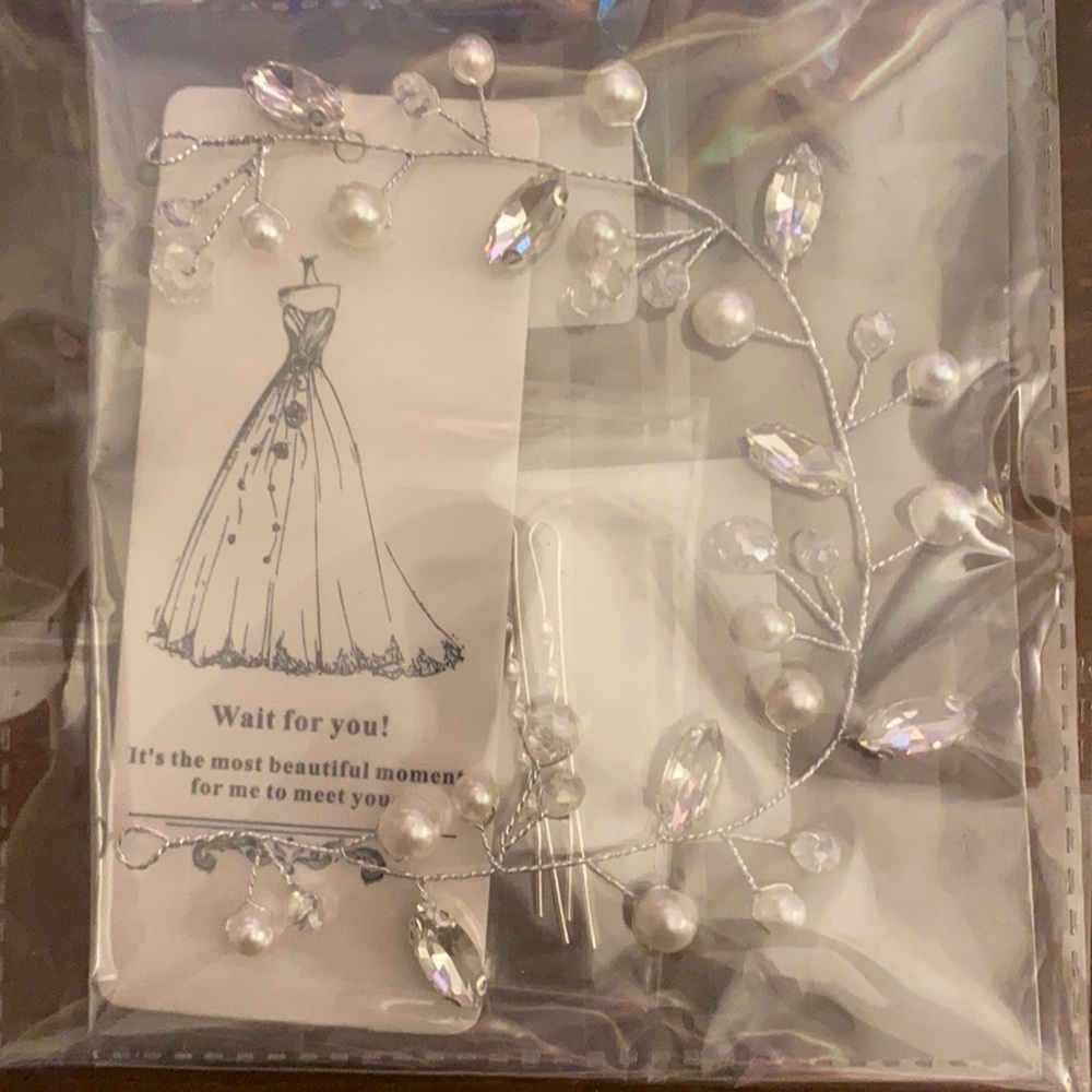 Bridal Pearl and Crystal Hair Vine